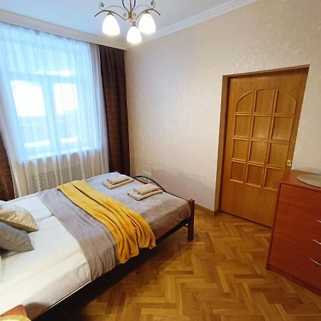 Old Town Retreat With Stunning Views 2 Bedroom Apartment Nearby The Church Of Saint Peter Rīga Exterior foto