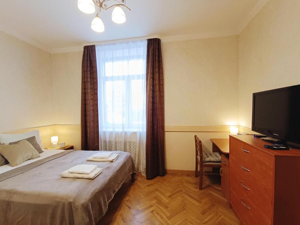 Old Town Retreat With Stunning Views 2 Bedroom Apartment Nearby The Church Of Saint Peter Rīga Exterior foto