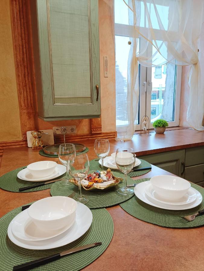 Old Town Retreat With Stunning Views 2 Bedroom Apartment Nearby The Church Of Saint Peter Rīga Exterior foto