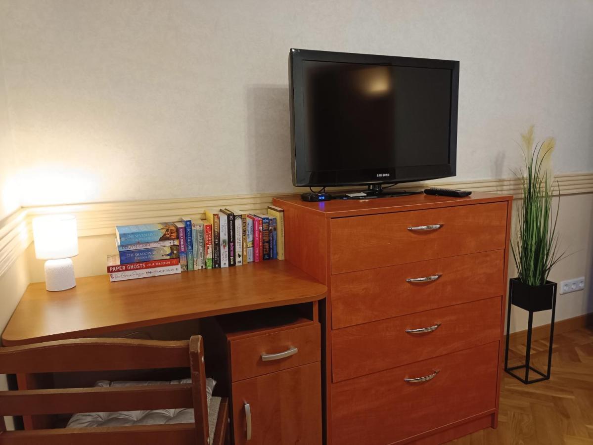 Old Town Retreat With Stunning Views 2 Bedroom Apartment Nearby The Church Of Saint Peter Rīga Exterior foto