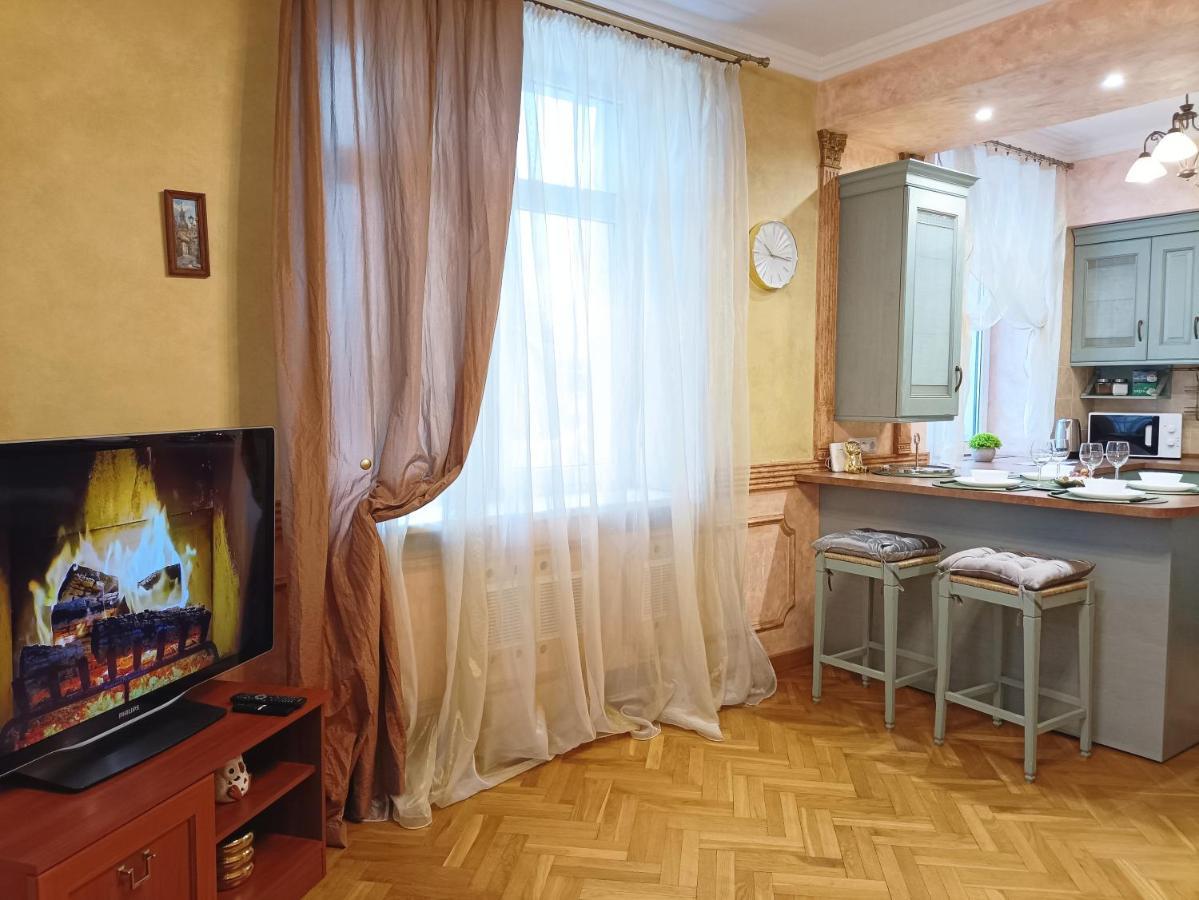 Old Town Retreat With Stunning Views 2 Bedroom Apartment Nearby The Church Of Saint Peter Rīga Exterior foto