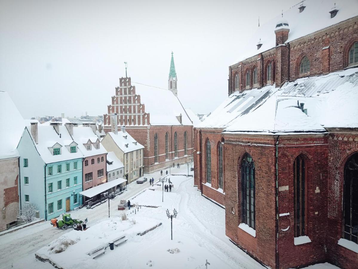 Old Town Retreat With Stunning Views 2 Bedroom Apartment Nearby The Church Of Saint Peter Rīga Exterior foto
