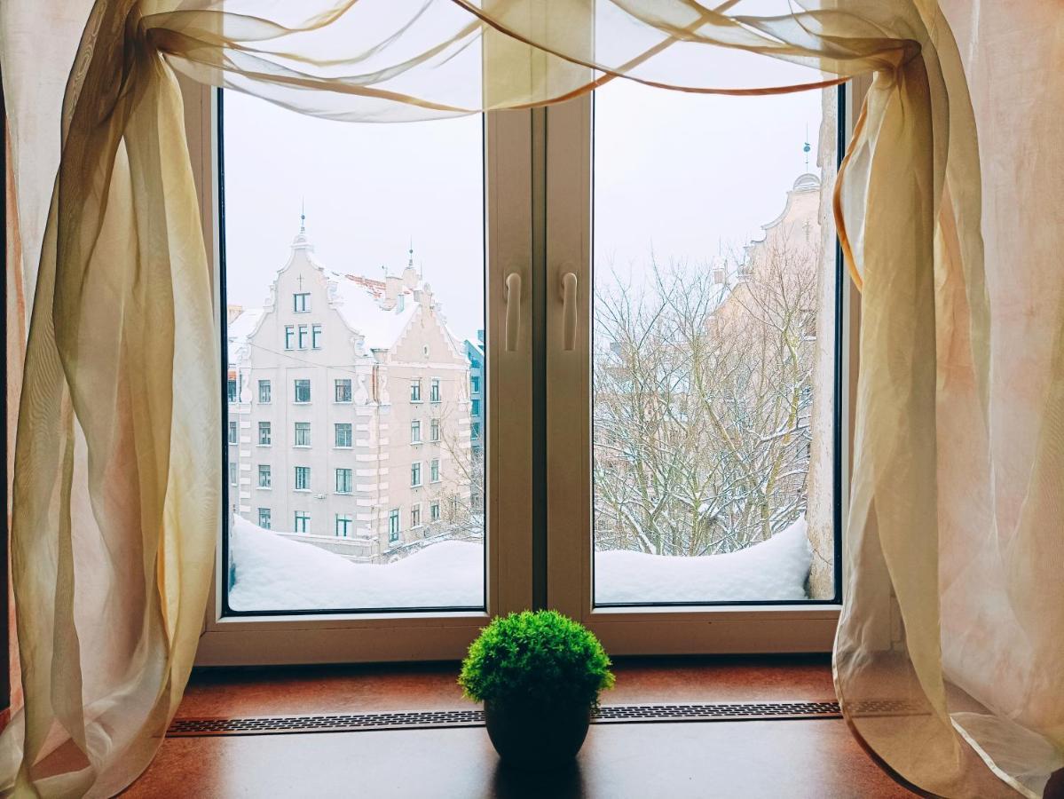 Old Town Retreat With Stunning Views 2 Bedroom Apartment Nearby The Church Of Saint Peter Rīga Exterior foto